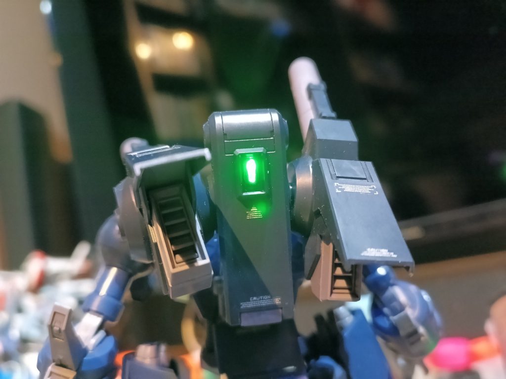 バックパックのセンサーにも入れてます👍陸戦中距離支援機設定だからなのか、バーニアが無い機体でした☝️