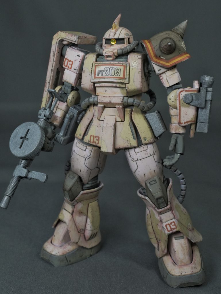 さてこのピンクパンサー隊機ですが、ORIGIN MSDシリーズでプレバンから発売されたもので、とにかくこの奇抜な全身ピンクに一目惚れ!!色々制作プランは考えましたが、この成型色のピンクに勝るピンクを塗装出来る気がしなかったので、今回は成型色仕上げです。