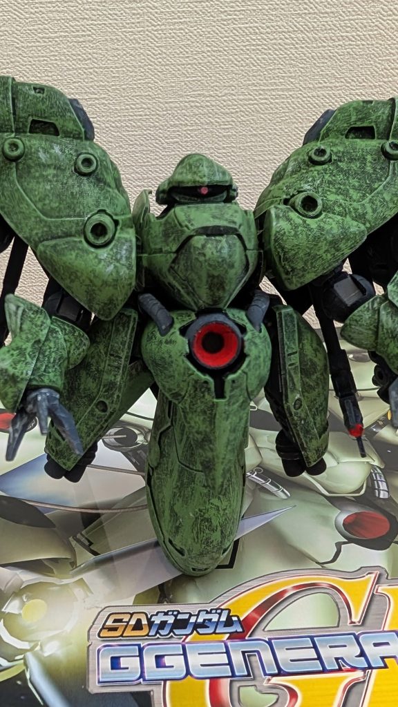 機体正面アップ塗装はあまり上手ではないです。