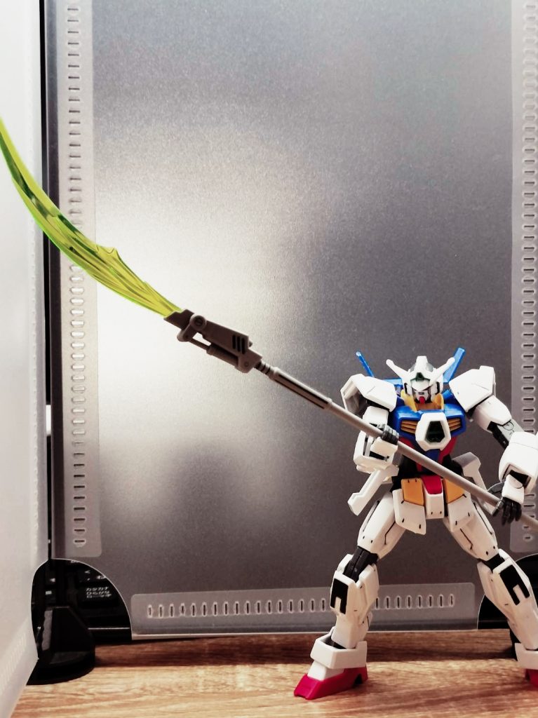 デスサイズのときも思いましたがロングレンジの近接武器は全景写すの難しいです。