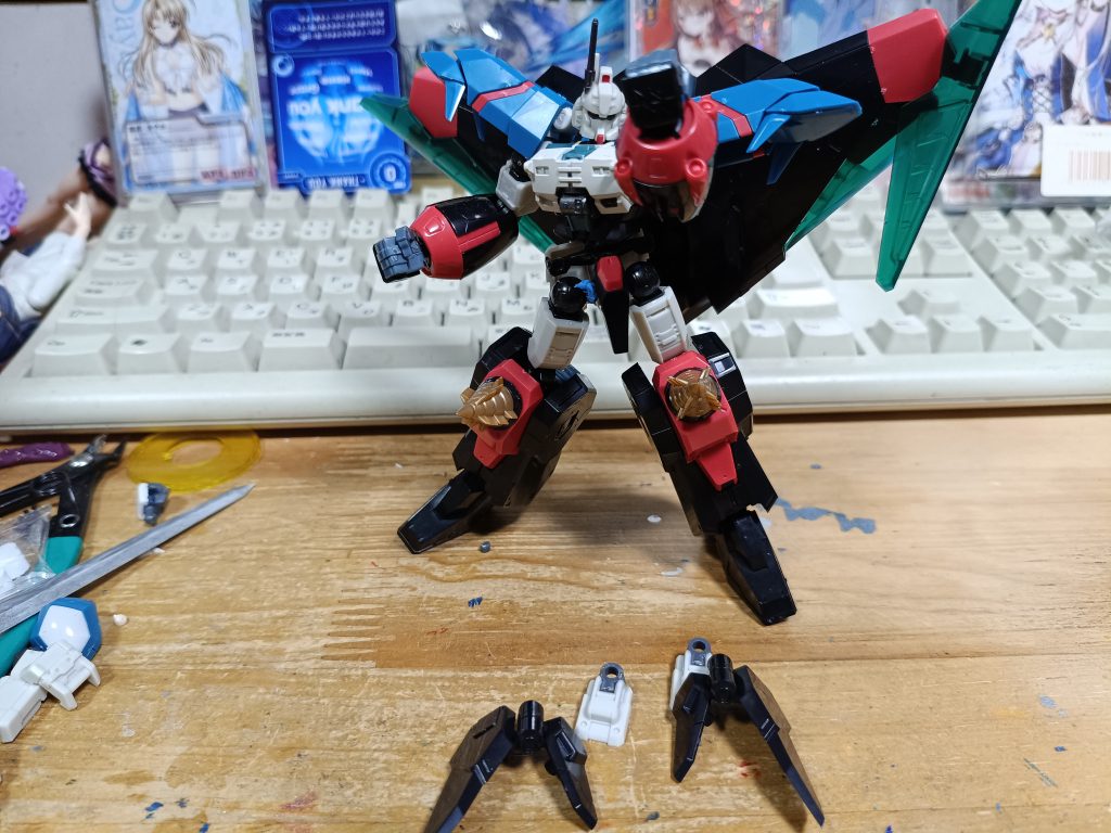 この時はサイドスカートをボンドで止めて途中です