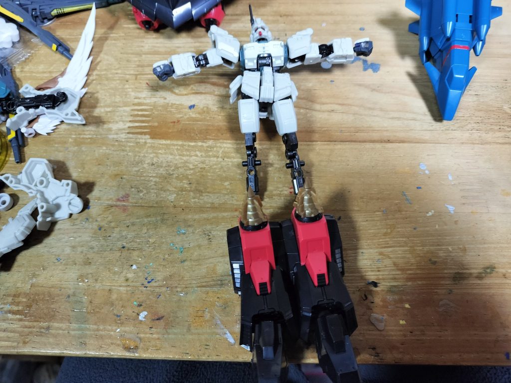 EZ8の足はドリルガオが付けれるように専用パーツに交換