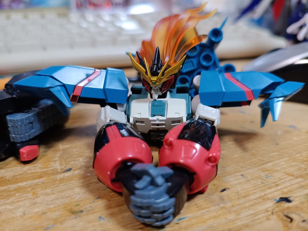 作品名：ジェネシック<p>ジェネシックのパーツが届いたので頭だけ付けてみた　でもgフレーム自体がゆるゆるになってきたから新しいフレームが欲しいところ(´；ω；｀)</p>
