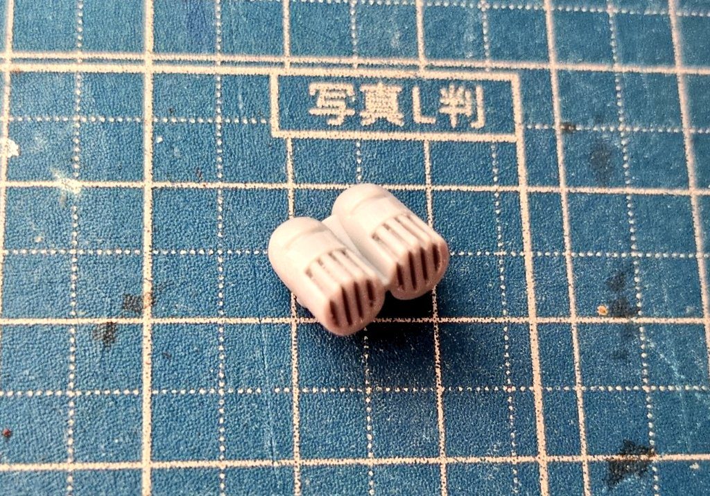 バックパックのスリットを深彫り、