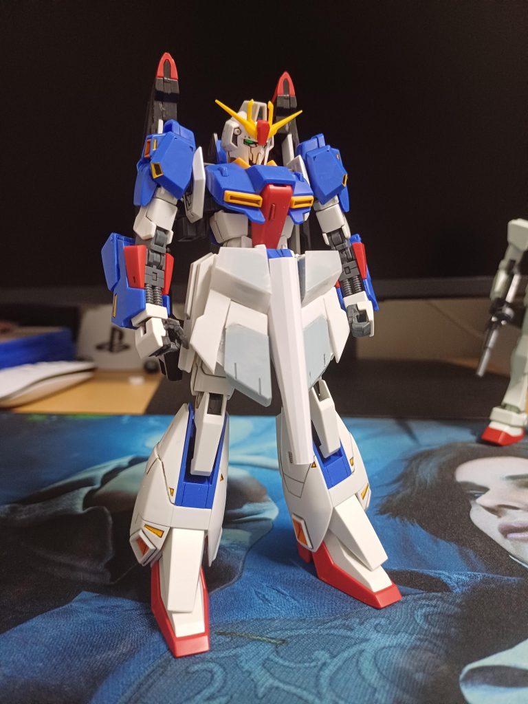 もともとスカートも装着型にしようと思ったのですが、固定性が落ちすぎて交換型に決まりました。 いつものように可哀想なライトニングガンダムからスカートを奪ってきてスカートを製作。