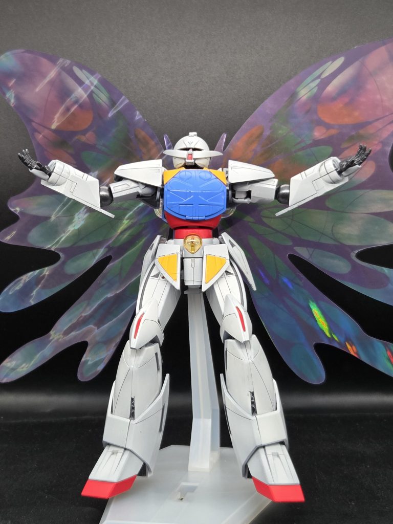 プレバンの拡張エフェクトユニット月光蝶をゲット出来たので、パチ組してたターンエーを全塗装して完成させました