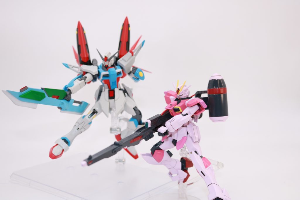 いっけぇぇぇぇぇぇ!!!!(BGM Life goes on) 「前に言ってたわよね。大切な人たちを戦いで奪われるなんて絶対にあっちゃいけないって…その思いは私だって同じよ、シン」「ルナ…」「自分と同じ想いを一騎たちにさせたくない…その想い、私にも背負わせなさいよ」「今のあなたは私のパートナーなんだから!」