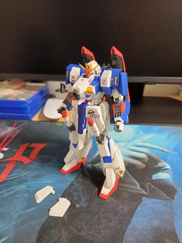 部品装着後に残るパーツはただZのフロントスカートで、残りはそのまま使用されます。