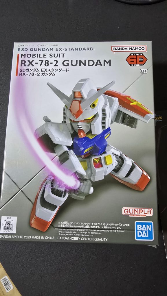 初めてのガンプラなので簡単そうなSDガンダムのRX-78-2をチョイスしました。が、しかし、、、