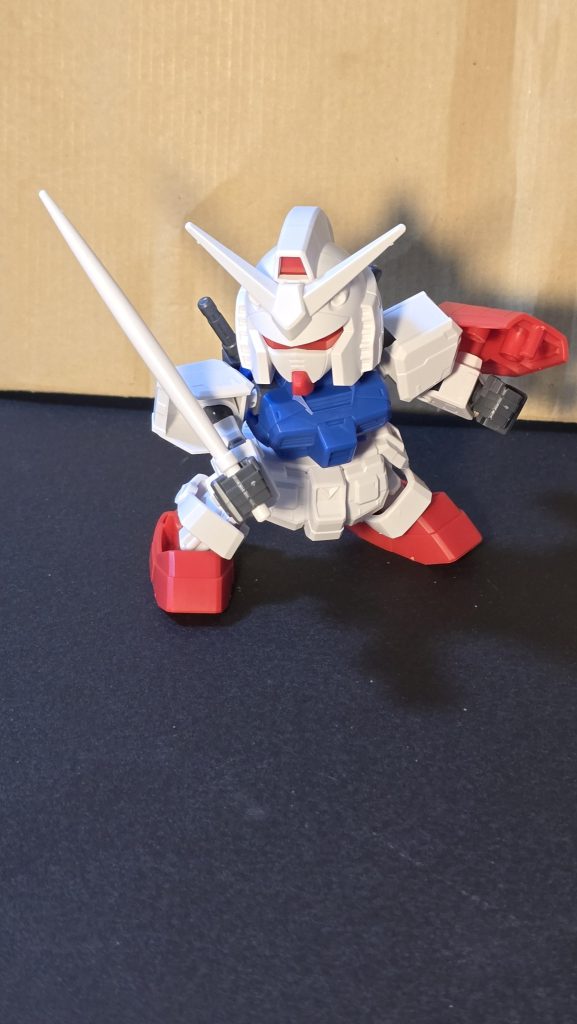 え、色分け少なっここでSDガンダムの落とし穴にハマるのであったいや、ここで負けるわけにはイカないということで筆塗りの道具をそろえることに、、、