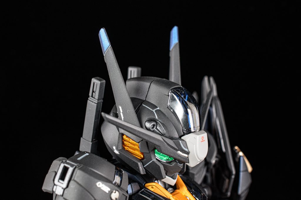 アンテナ部分の青色はプリズムメタリックアイオライトという偏光塗料で塗り分けていますつや消しでいい感じの偏光具合になるので、最近お気に入りの塗料です笑