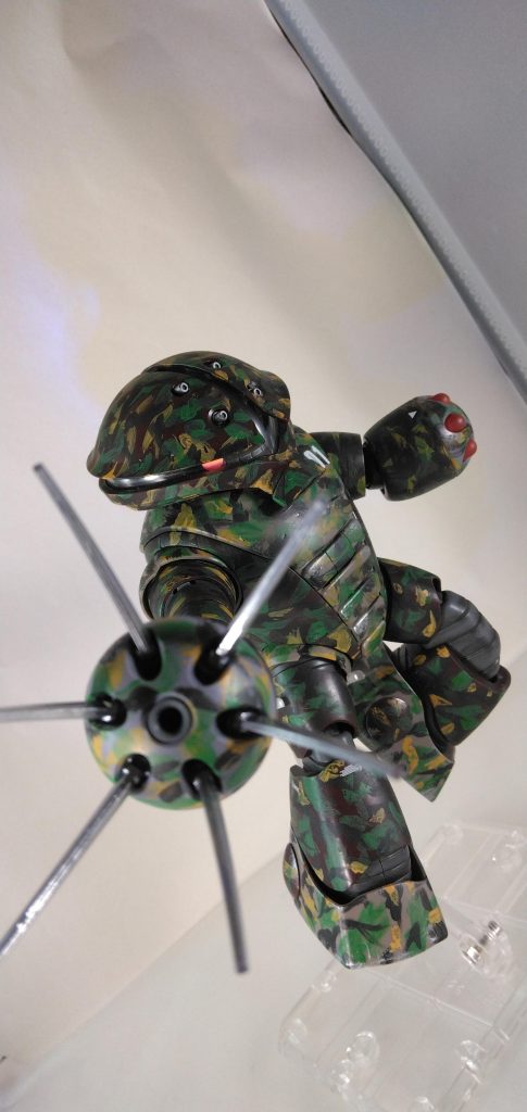 線が増えるにつれそれっぽくなってホッとする。現地でペンキで塗ったみたいに。