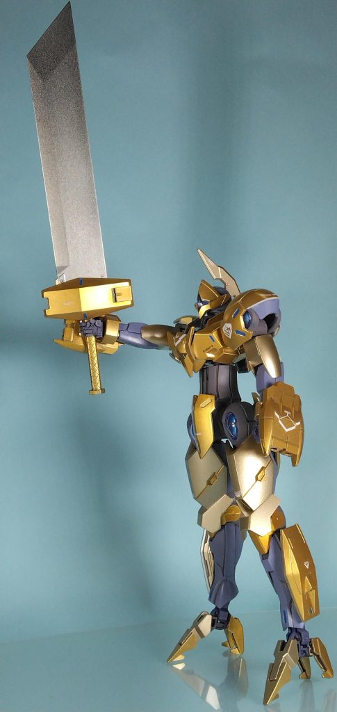 近距離特化のミカエリスS(スラッシュ、シャディク・ゼネリのSでもある。)ビームを弾くため、ビームサーベルとぶつかると一方的に打ち勝てるバスターソード。