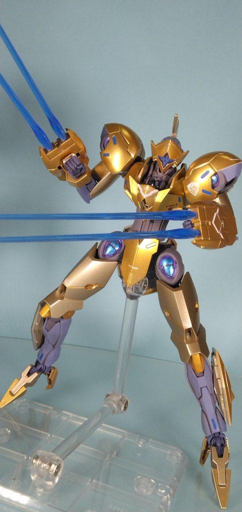 ビームガン兼ビームサーベル。サビーナあたりが乗ってそう…