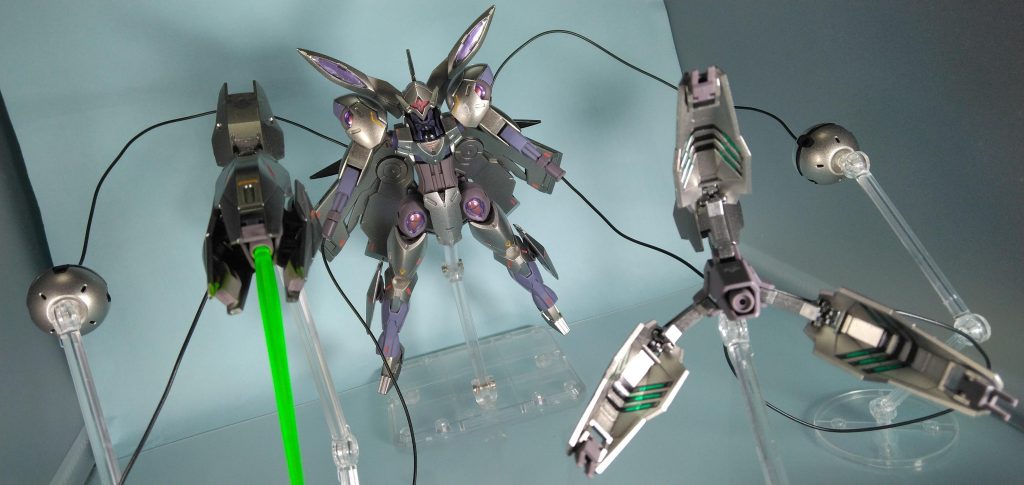 ミカエリスZ(ゾーン、シャディク・ゼネリのZでもある。)遠距離特化型。広範囲に支援をする。