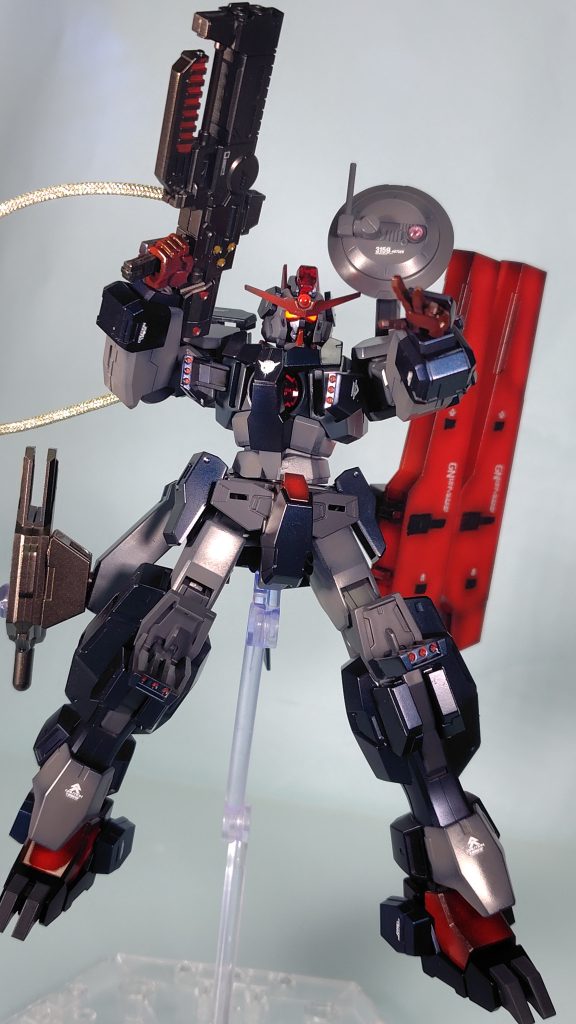 でもVアンテナが下がるとツインアイにも見える。砲身を外すとGNビームショットガンに。