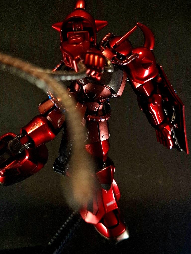 公国軍の陸戦用の機体としては、ザクIIF型の重力下仕様であるJ型や、そこから派生した各種局地専用MSが知られているが、早い段階でベース機であるF型の限界を把握していた軍部は、専用の陸戦用MSの開発をジオニック社に依頼。これを受けた同社はJ型で得たノウハウを用いた試作機を開発。その際、陸戦用MSの開発計画を統廃合し、MS-08系バックパックを採用するなどの設計変更を受けた上で量産化された。量産は主にグラナダやキャリフォルニアベースでJ型の生産ラインを更新して行われている。