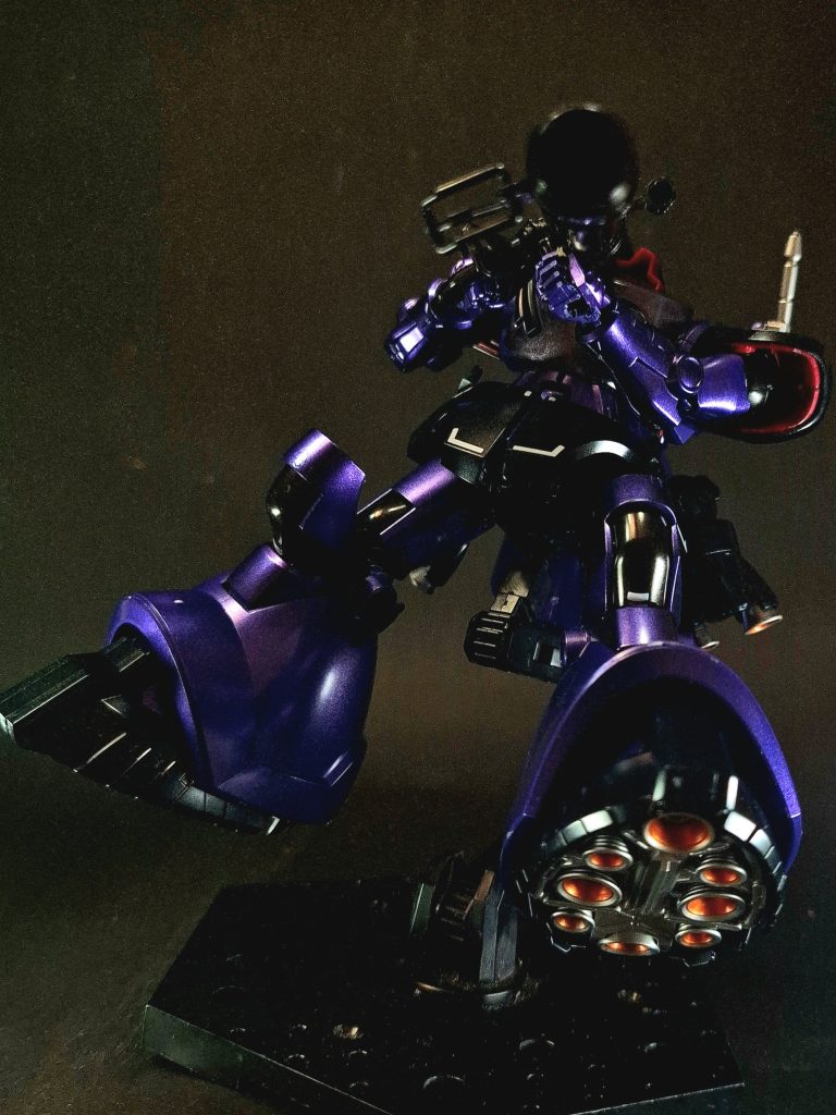 武装・必殺攻撃編集ジャイアント・バズ長尺の実体弾砲。肩部に方針を背負う形で支持し、実体弾を射出する。遠距離から敵拠点や戦艦などを攻撃する。