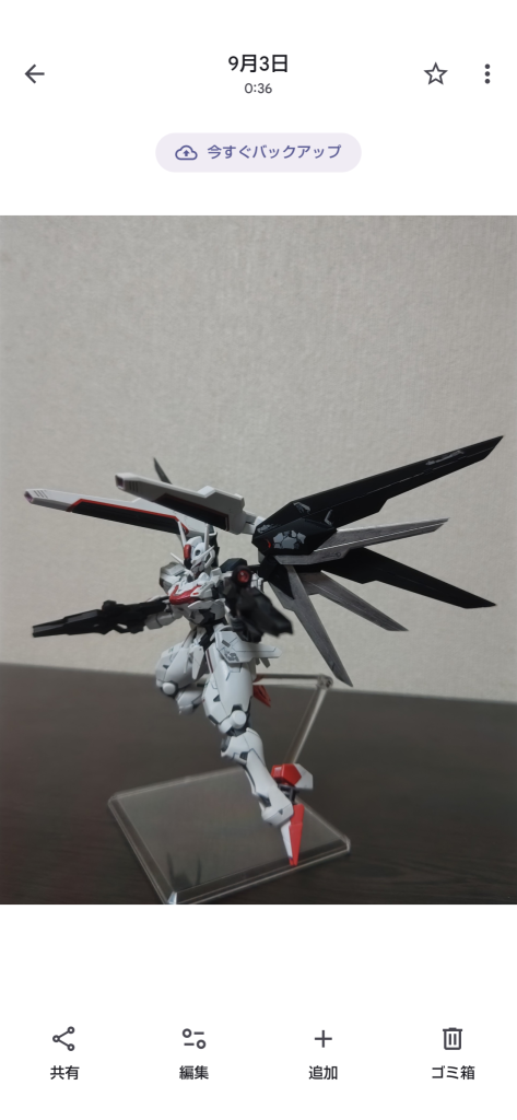 足は話題になった関節?を逆にはめる事で延長。腕、胴体、首それぞれ延長加工。エアリアルはアニメだと目がおおきいので少し削っておおきく見えるようにしています。(画像では分かりにくい)