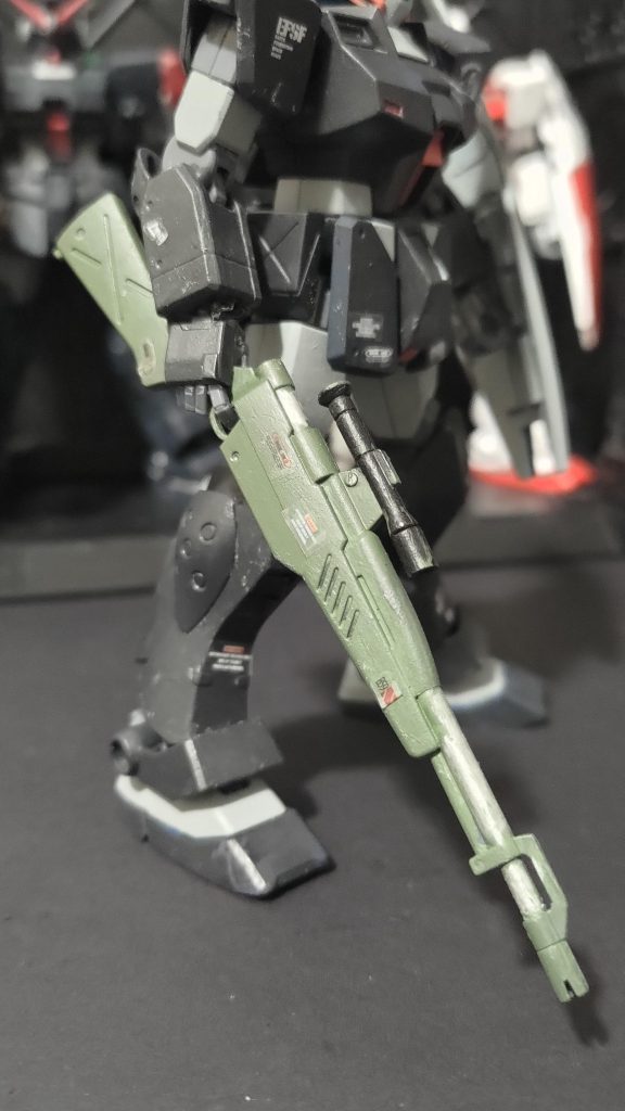 今回は武装も塗装し100円ショップにて販売している山田科学さんと大阪府布昂製品工業組合さんのマーキングシールを貼りディテールupをしてみました。