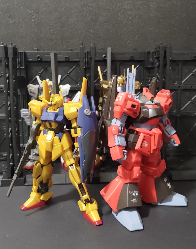 セットで出品されていた百式さんと❤️百式さんには、シャレでV字アンテナを付けてみました（笑）後日シルバー塗装しプロトデルタザイン（笑）として作成したいと思っています。（洒落です）