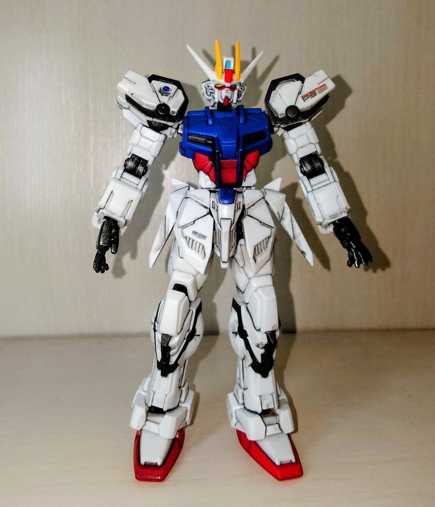 　ストライクガンダム　素立ち　平手も付属しているのが良いですね