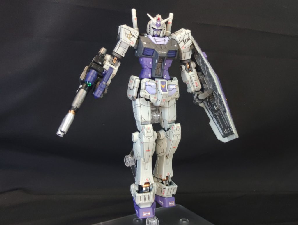 アーマーパージした素体のG-3ガンダムです。2連装ビーム・ガンはパージしなければ継続して使用することができる。