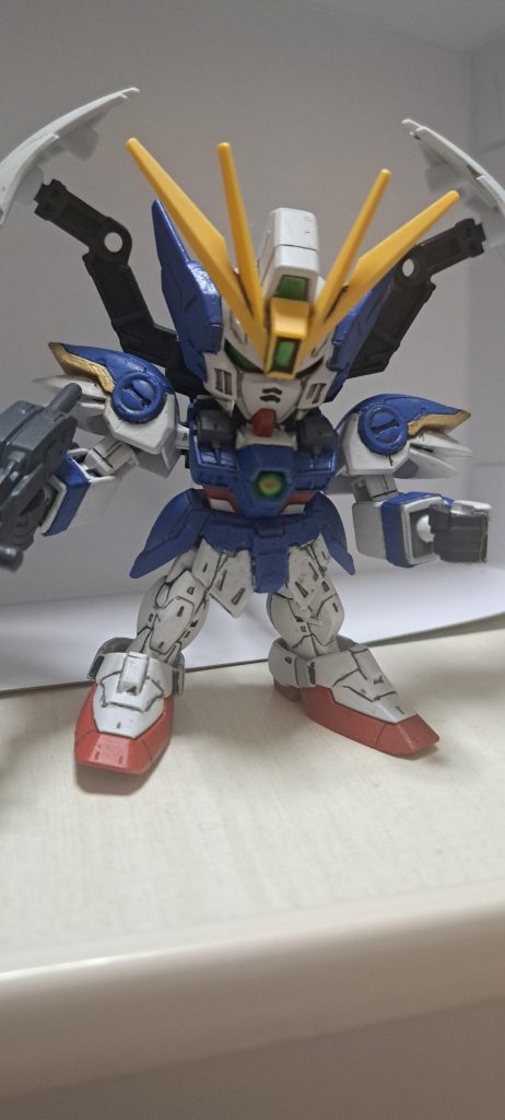 HGでガンダム系は細身が強調されてしまいますが流石SDしっかりガッチリ体型に。またしばらくHG→SD→HG→SDの繰り返しで楽しみたいです。ジメジメもなく爽やかな秋の日にガンプラ楽しみましょう。またご覧頂きありがとうございました。