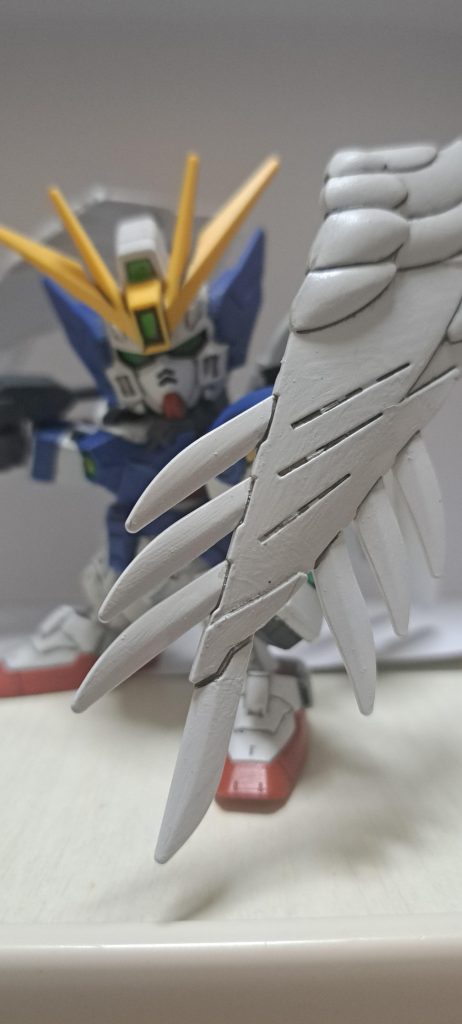 ガイアカラーのニュートラルグレーはわりとドロドロしてる気がして薄め液で薄めながら重ねました。（リターダー切れの為）。