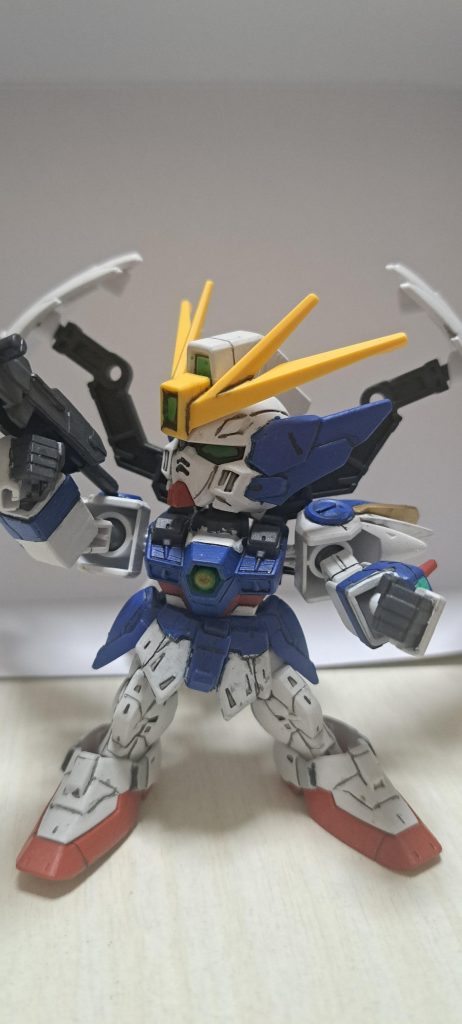 黄色と関節以外は塗りました。ホワイト部もちゃんと。ガイアカラーのニュートラルグレーⅠ。そしてスミ入れ、艶消しクリア。彫り直すところが細かく大変でした。まぁ妥協の連続。