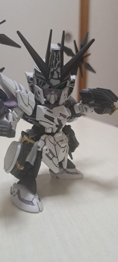 説明書とかで刀を左手に持たせてるので左で。左利き?芹沢佐保さんの真田十勇士だと霧隠才蔵は女装を得意とする綺麗な忍者だったような