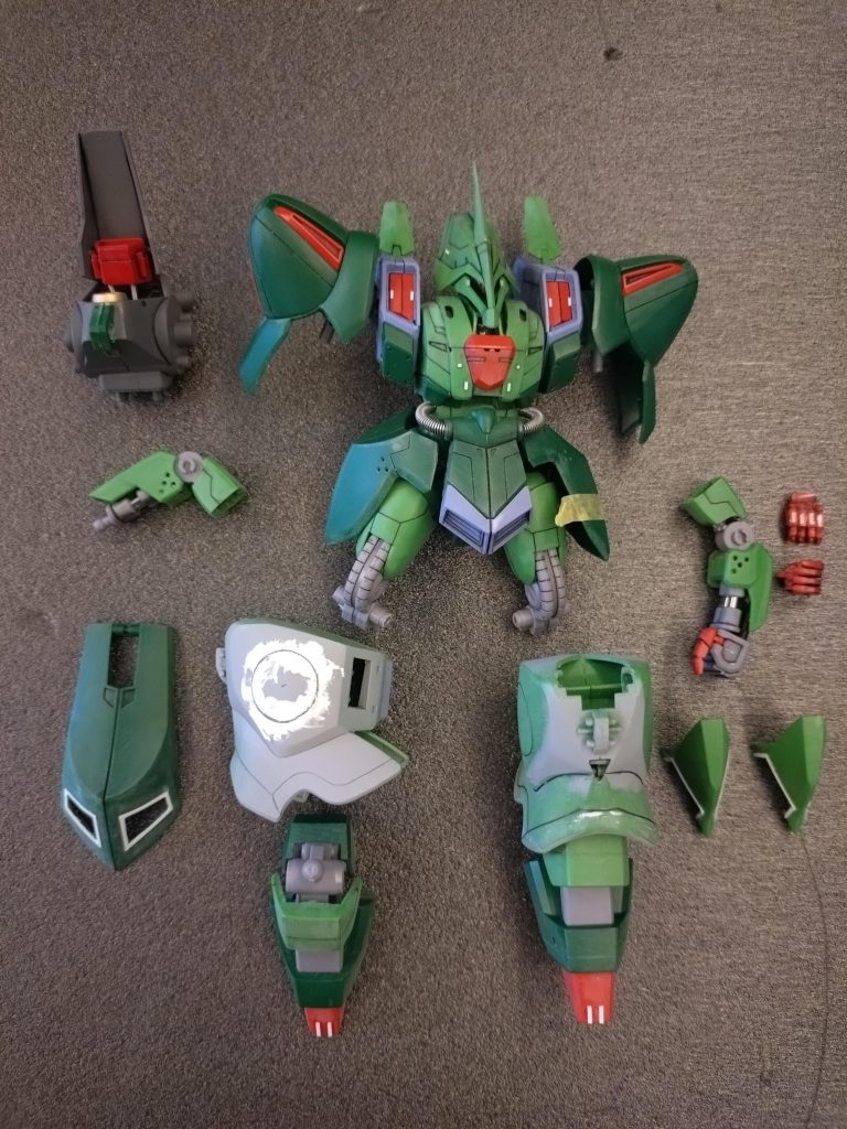 【制作工程ではないひとり言】素組後、小細工加工をはじめた画。膝関節はあとからネジいれるように少し加工しました。ふくらはぎ部の円描きは何度も失敗してためらいキズが沢山できてしまいました。。。