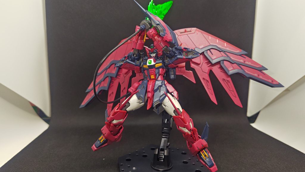 ビームソードを両手で振りかぶって。バルジ攻防戦の、「必要無いのだ!この宇宙に、お前達は!」のシーンをイメージしてます。