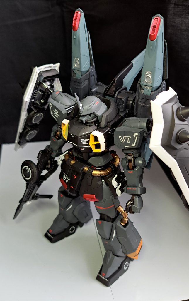 目が隠れる角度が好きです。