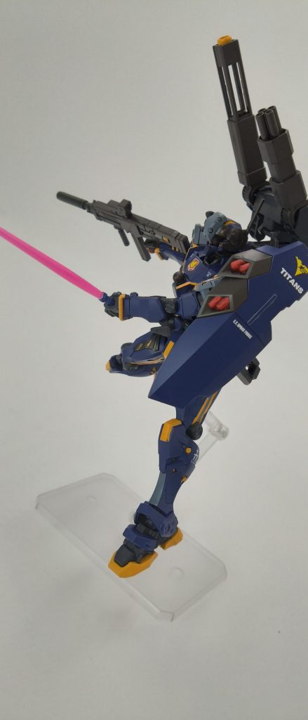 ゲーツの役割はムラサメ研究所の強化人間ドゥー・ムラサメのRX178黒いガンダムを試作武装試験の支援・護衛そして彼女を監視・制御担当を担ったが、時にドゥーの精神的に不安定になる行動不能なった場合の敵の排除・露払いの役目も担っている。