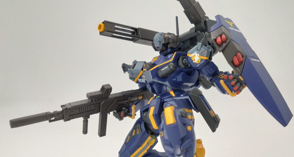 そして今後連邦に実装する予定の次期主力武器『ヤシマ重工製83式ビームライフル』は前期のビームライフルを加速装置・偏向装置の追加・銃身の延長により更に速射性と取り回しの良さを向上しセミ/フルオート切り替えが可能で更にグレネード装備やショート・ロングバレルなどの拡張機能を有することも可能なのである。