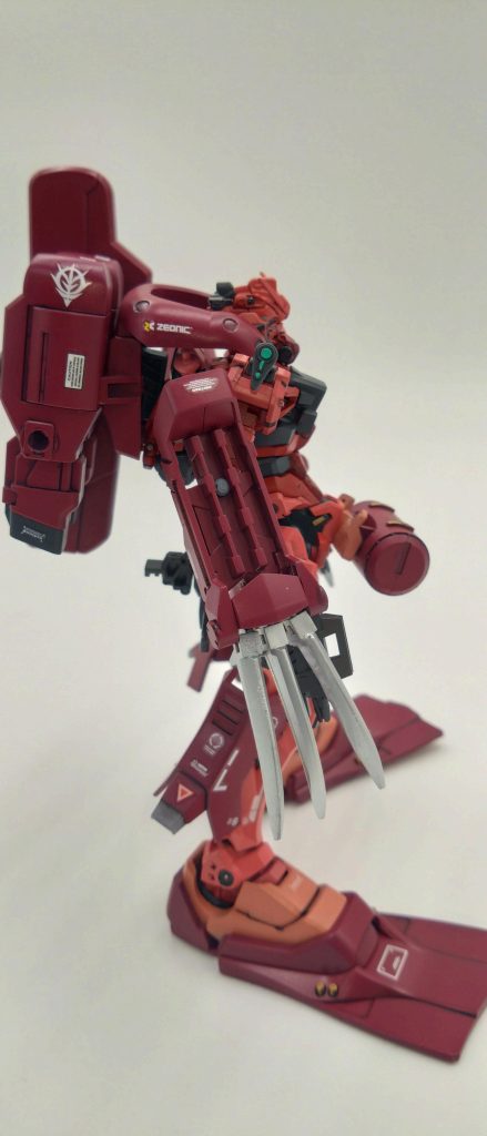 一年戦争中期地球侵攻作戦の中で海洋戦力の拡充を重要視し地球連邦軍本部ジャブローへの侵攻作戦も今後考慮したうえで水陸両用MSの開発を着手したジオン軍は水中型ザク・ズゴック・ゴック・ゾック・アッガイ多くの開発したが不慣れな地球の海洋環境と連邦の水中型ボール『フィッシュアイ』などの連邦独自の海洋戦術に水中戦に苦戦していた。時にシャアが奪還した連邦主力MS RX78-2ガンダムとペガサス級揚力艦ソドンはオデッサ防衛と極秘任務行方不明になったガルマ大佐の捜索に任命をうけたシャア率いるソドン隊はベルファストとオデッサに向かうために北大西洋の海洋ルートへ行かなくてはならない。ガンダムも水中戦も可能だが長時間の戦闘はできないためこのままでは連邦の海洋戦術にかなわない、そのためにガンダム専用の実験水中戦用換装を開発した。