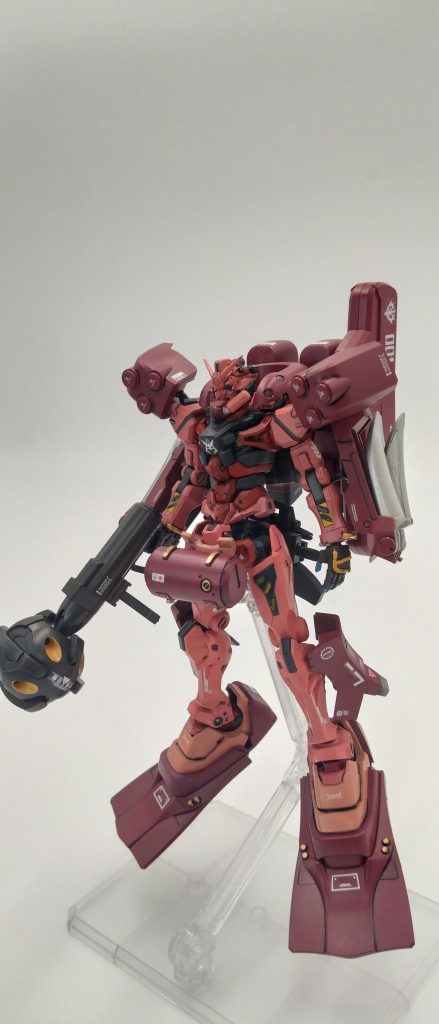 そして水中戦装備の試験とガンダムの性能調査のためエリオットレムの命によりソドン隊に配属した第603技術試験隊オリヴァー・マイ中尉が担当している、試験隊に試験配備した特殊武器 高速鉄球射出銃『ガッシャ』は鎖が結ばれた鉄球をうちだすもので、直線的に発射のほか山なりに発射して障害物越しで攻撃も可能となったが何回使用すると銃身が故障し鎖が戻らないというトラブルが起きるため結果銃をやめて取っ手型に運用に決まりガッシャの製作は中止になった。