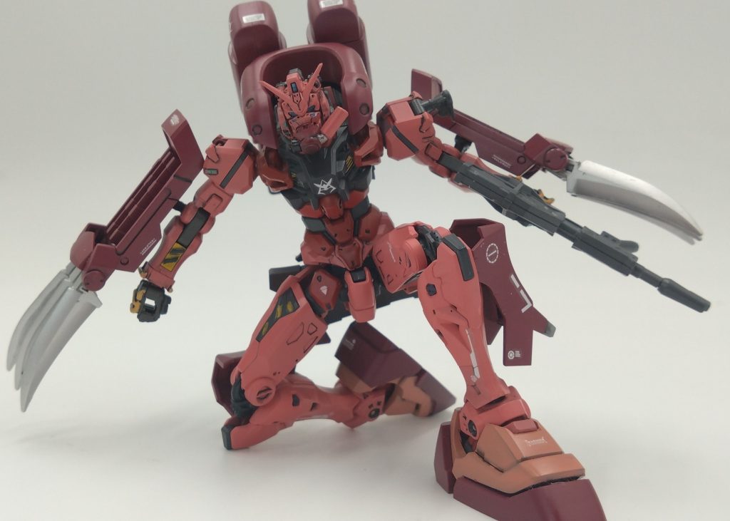その俊敏な動きで圧倒されガンダムというものが化け物なのかと現場のジャブロー連邦兵士たちはまさに『赤い悪魔』にみえたという・・・・