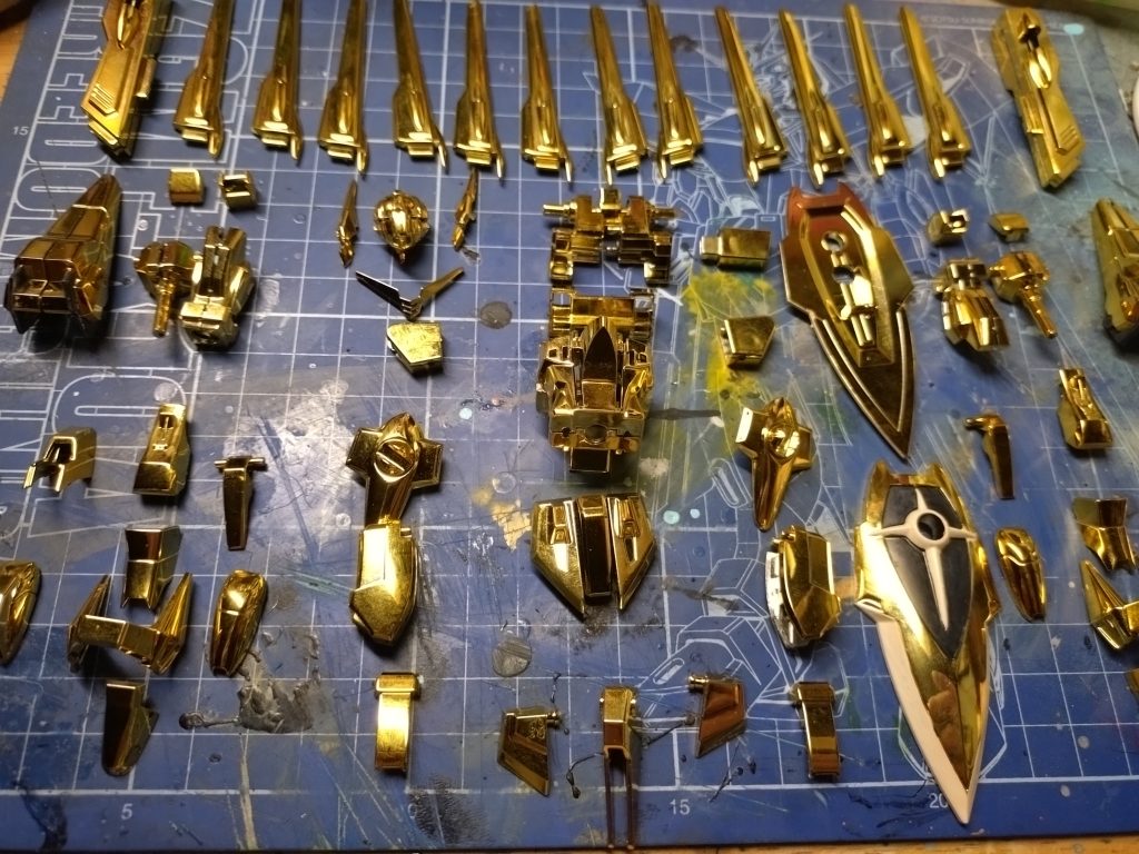 全パーツ分解。警察の押収品みたい。