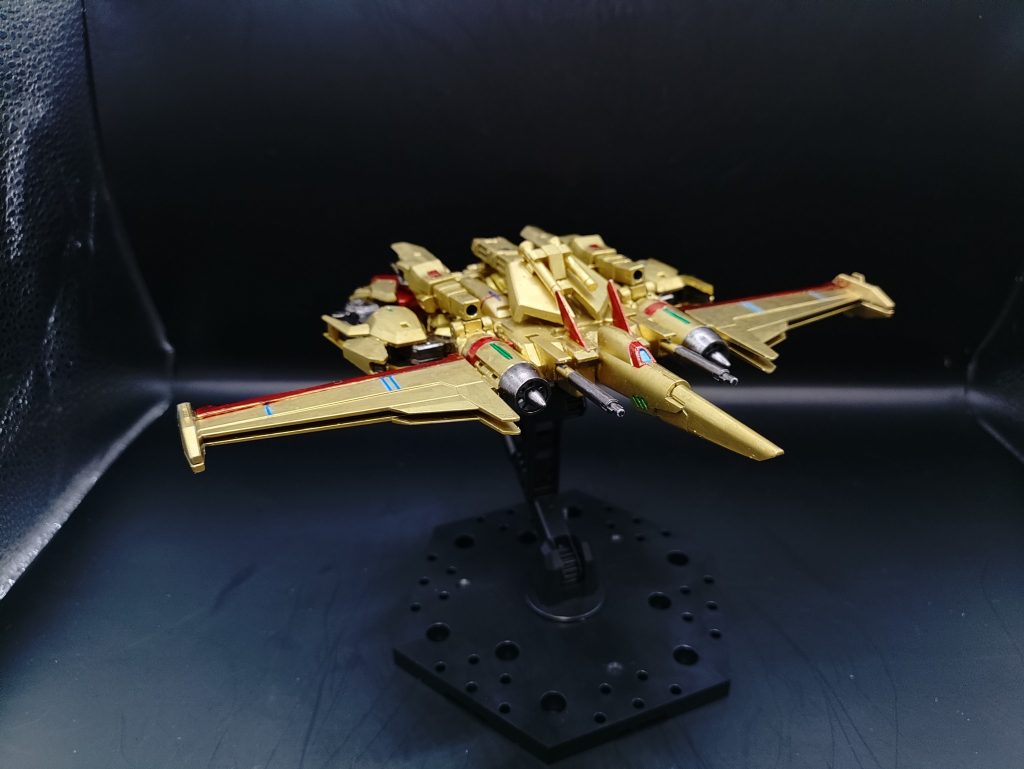 ◯MA形態この機体、最大の特長であるMA形態です。z計画の2番目に作成された本機は、胴体にすべてを収納していたリックディアスと異なり、胴体の外に配置する事で変形の安定と整備のしやすさを高めています。