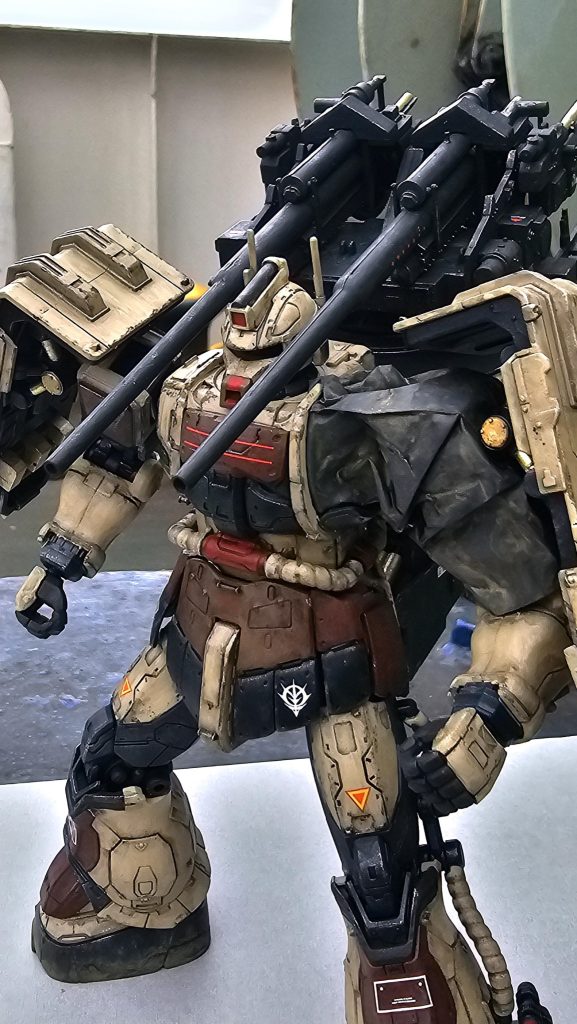 もちろん正面にも向けられるので対地、対MS攻撃も可能です。