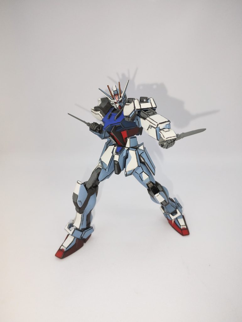 フラッシュたくといい感じに見えるようになりました。塗装がマスキング命なので、根気が必要。主線塗るのも丁寧さと事前のエッジ整理が必要。複雑な面構成の機体は難易度爆上げになる。など勉強になりました(笑)