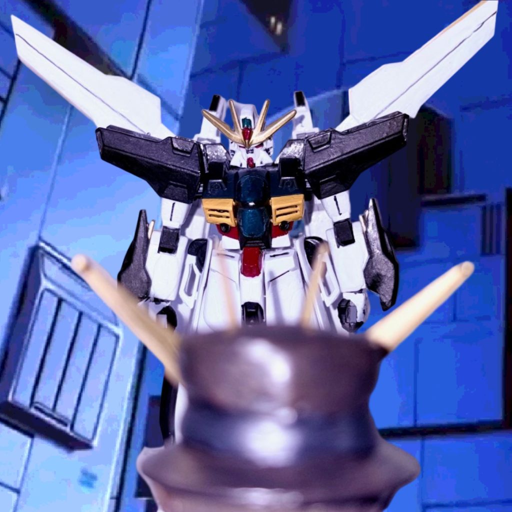 遺跡の地下はおおよそ古代遺跡とは思えないようなハイテクな設備が施されており、何者かがDXをレストアしたとインディは判断した。なお本機は原典同様にガロードとティファの乗機となり、インディの乗るガンダムと共に終盤で月の古代遺跡（通称D.O.M.E.）でバビロニアの古代神マルドゥクと対決する（てな感じのプロットを検討中）。ちなみに実際のメソポタミア文明でも太陰暦を暦にしていたので、「月」つながりでガンダムXと関係がある。