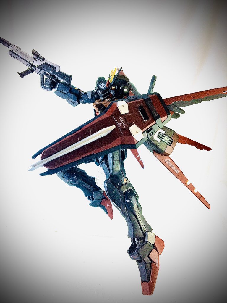 好きな一枚ですトーンを調整していたらクリアスタンドがうまく背景に溶け込んでくれました空飛ぶ機体は上向きのポージングが似合いますね