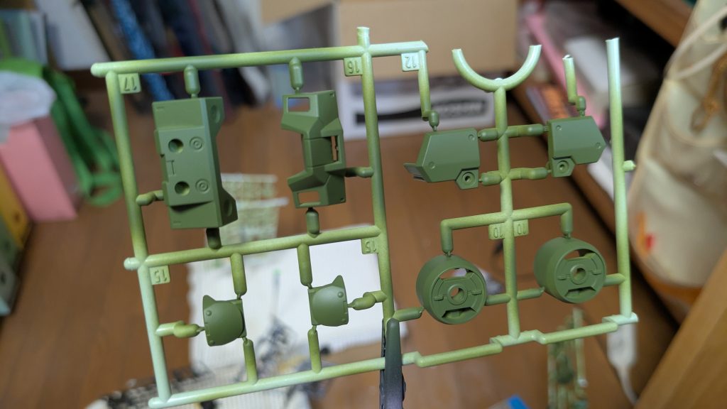 初ランナー塗装でゲート付近に塗り残しが多かった…