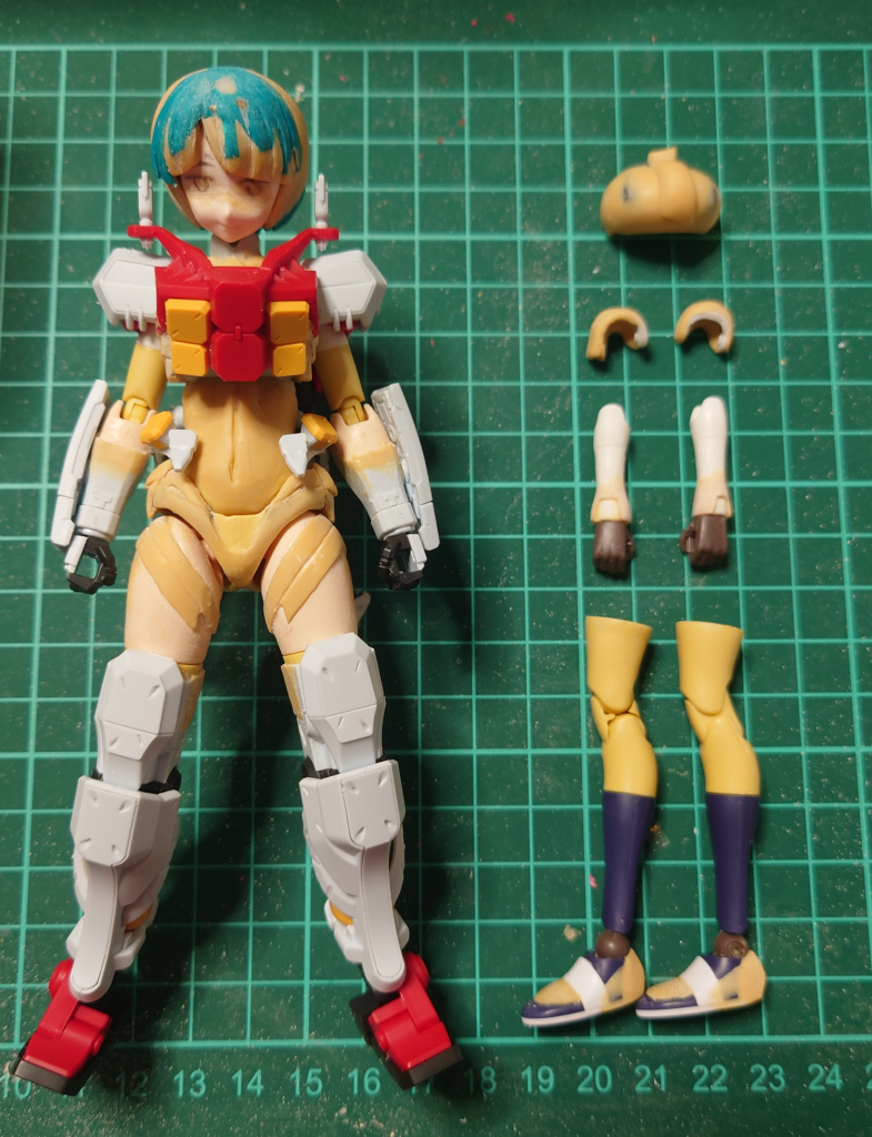 頭はダイバーナミ、顔はナミとモビルドールサラをくっつけてます。身体はモビルドールメイにしてアーマーの脱着ができます。腕はサラをベースにしています。足はダイバーアヤメをベースにしています。ゲルググアーマーの他に軽キャノンアーマー作っても良いかなぁ〜とも思っています。