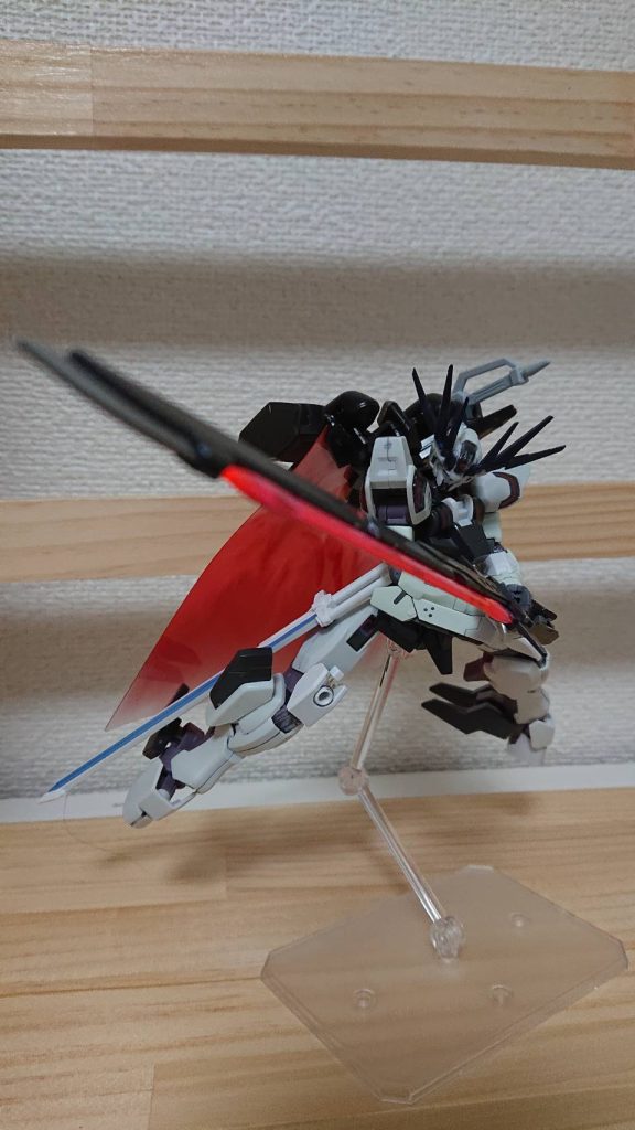 お次は、鬼畜の所業ガンダムディアーゼロ ソードシェイプエクセイテッショ最終主人公機です。え?ディザスターに似てる?当たり前でしょうこいつは主人公部隊に残ったパーツだけで作ったよくわからないものなのですから。はい、本当によくわからないのにすごいことができます。↓ディアーゼロの詳細はここから!https://gumpla.jp/hg/1868493