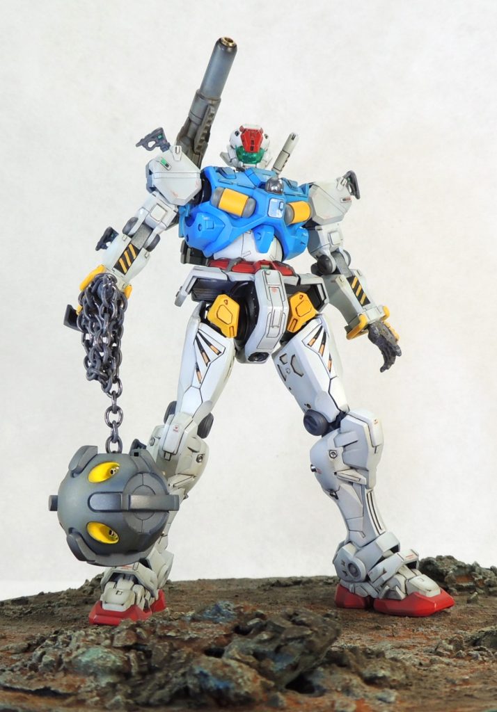 ■ハンマーの改造ハンマーは赤いガンダムのキットから流用。チェーンは百円ショップで見つけた「連結ディスプレイベース［クレーン］」の金属製チェーンに置換えました。ハンマーの穴にはハイキューパーツ製のＦＸパイプを接着し、ディティールを追加しました。