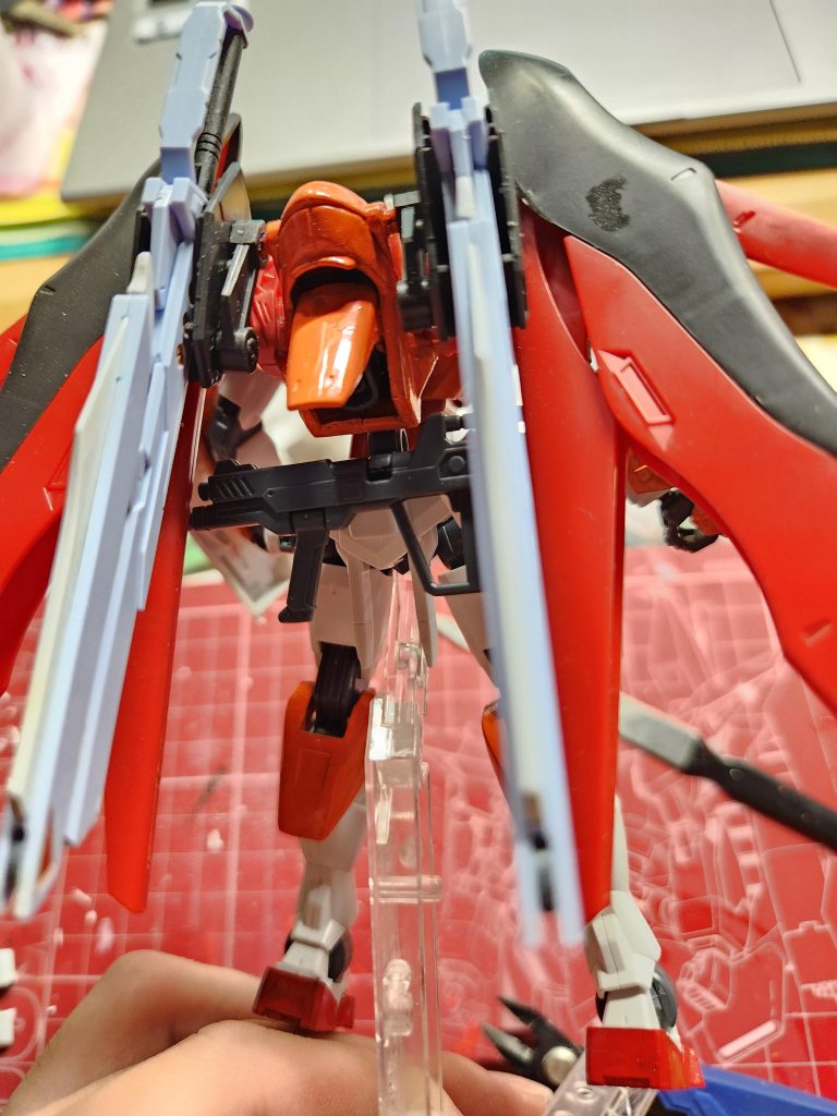 説明で2号機と言ったように、本機は丸々作り直しを行った。前回よりも妄想を膨らませながら製作し、この機体の為にプロトタイプも製作して各部を強化した。